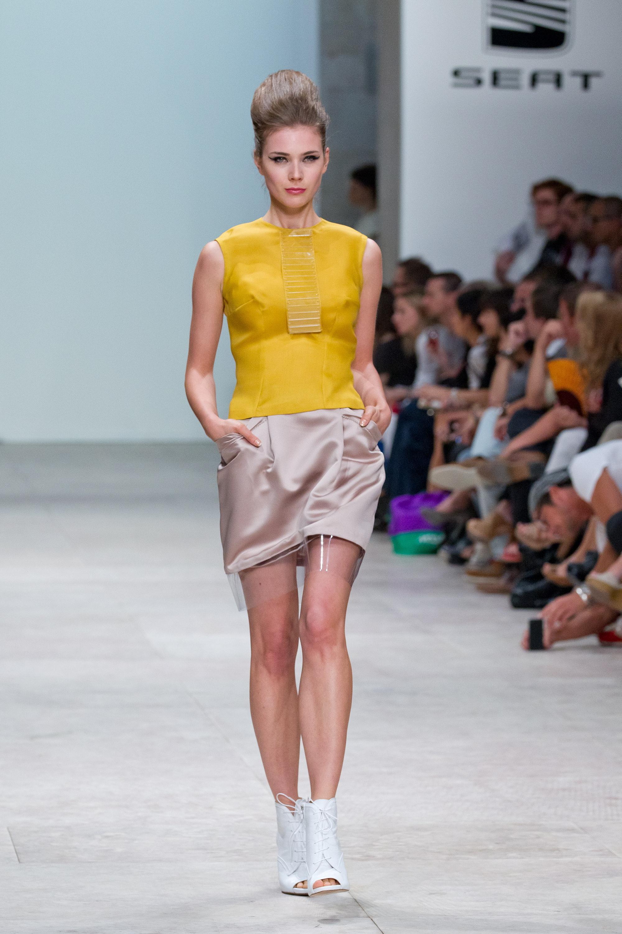 Lisbon Fashion Week Spring Summer 2012 - Ready To Wear - Alves Goncalves - Catwalk- | Picture 97463